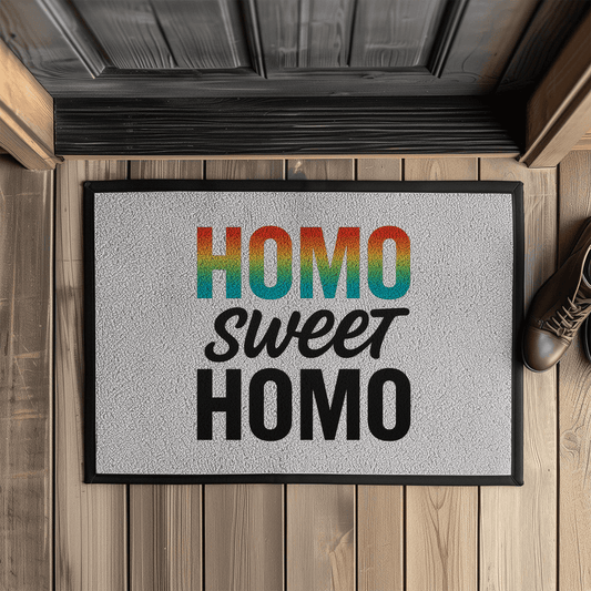 Homo Sweet Homo – LGBTQ Fußmatte mit Regenbogen-Statement